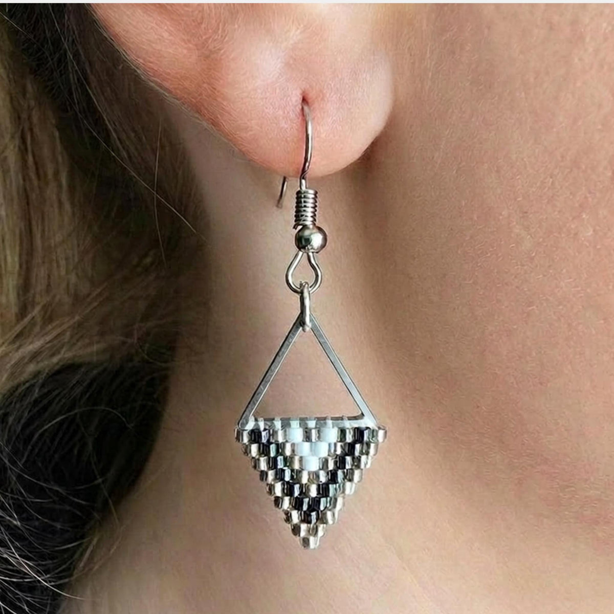 Small Miyuki Triangle Drop Earrings Tutorial - PDF